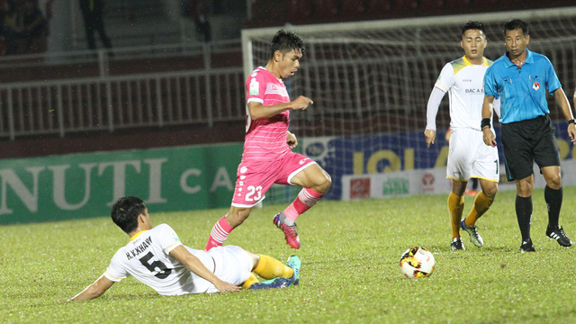 than quang ninh du thuc luc dua ngoi vo dich v league cung ha noi