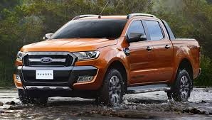 Ford Ranger mất ngôi vua, Toyota Hilux không bán nổi một xe