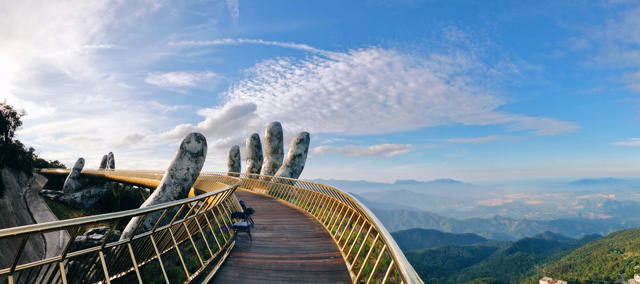 Đạo diễn Long Kan hé lộ sàn catwalk “lơ lửng giữa không trung” dao dien long kan he lo san catwalk lo lung giua khong trung