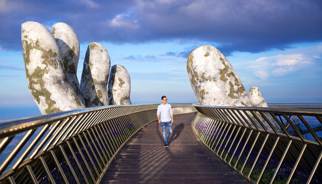 Đạo diễn Long Kan hé lộ sàn catwalk “lơ lửng giữa không trung” dao dien long kan he lo san catwalk lo lung giua khong trung