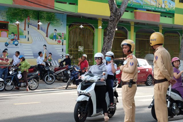 sang nay gan 180000 hoc sinh ha noi tphcm va da nang thi vao lop 10