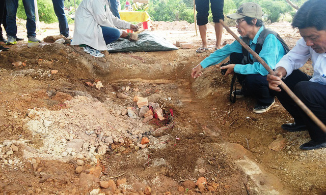 Tìm thấy huyệt mộ vợ vua Nguyễn bị san ủi tại dự án bãi đỗ xe tim thay huyet mo vo vua nguyen bi san ui tai du an bai do xe