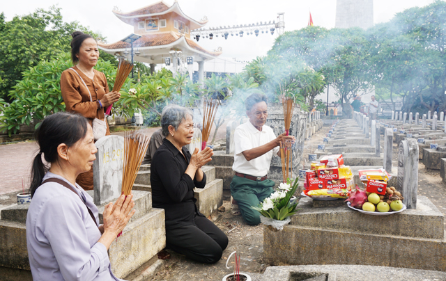 may trung dan vao nguc chung tao chon may sau tang da nho khong