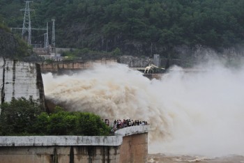 Phòng ngừa sự cố môi trường khi hồ thượng nguồn sông Hồng xả lũ