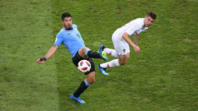 uruguay 2 1 bo dao nha hai ban thang cho cavani