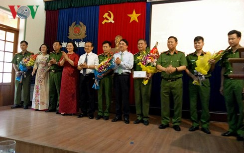 hai phong thuong nong ban chuyen an triet pha duong day ca do bong da