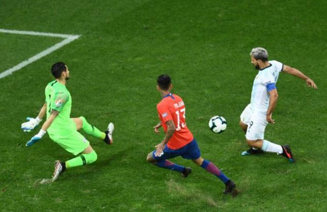 Messi nhận thẻ đỏ, Argentina nhọc nhằn giành hạng ba Copa America messi nhan the do argentina nhoc nhan gianh hang ba copa america