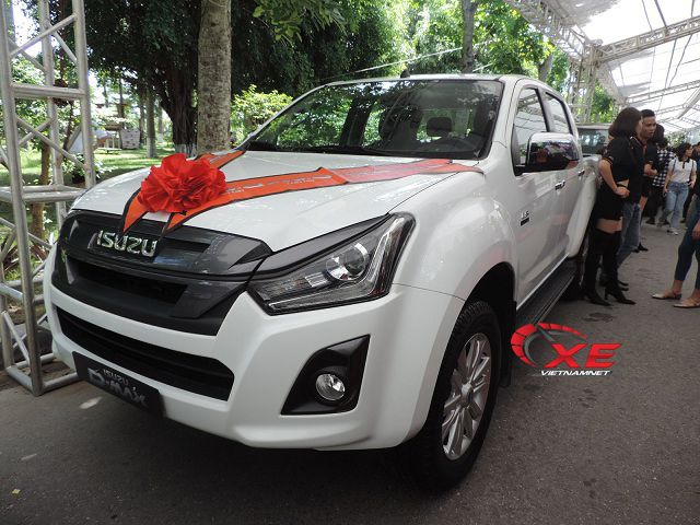 Khách Việt thờ ơ với giá ô tô giảm mạnh khach viet tho o voi gia o to giam manh