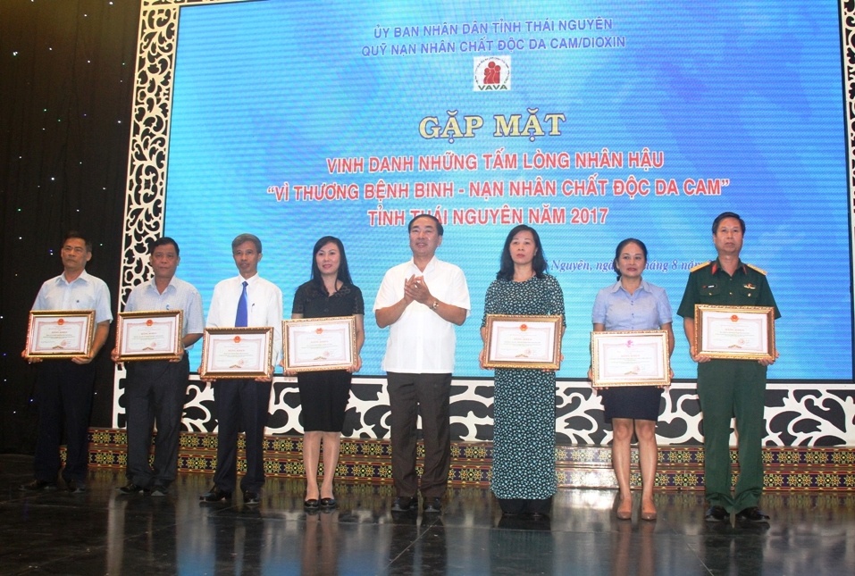 vinh danh nhung tam long nhan hau vi thuong benh binh nan nhan da cam