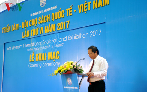 khai mac trien lam hoi cho sach quoc te viet nam lan thu vi nam 2017