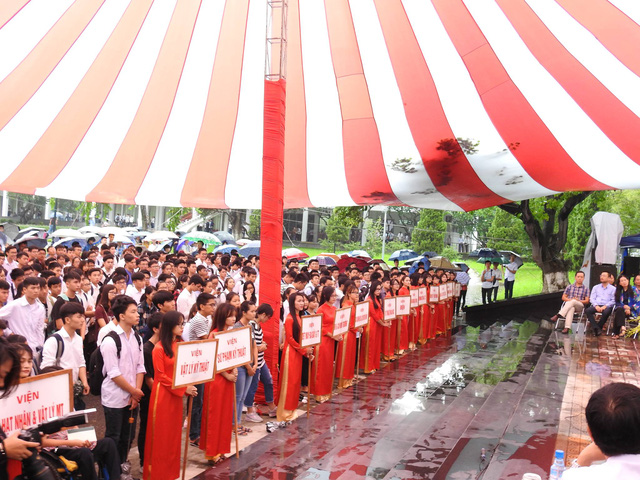 bo truong phung xuan nha tan sinh vien hay trau doi tinh nhan van ky nang song