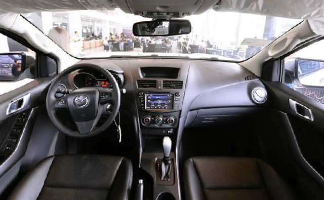 mazda bt 50 duoc nhap khau tro lai gia tu 655 trieu dong