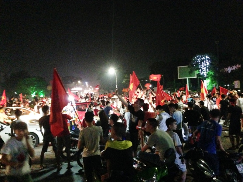 Người dân Thái Nguyên mừng chiến thắng lịch sử của đội tuyển Olympic Việt Nam nguoi dan thai nguyen mung chien thang lich su cua doi tuyen olympic viet nam