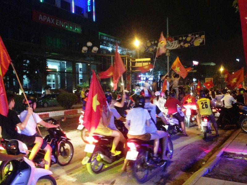 Người dân Thái Nguyên mừng chiến thắng lịch sử của đội tuyển Olympic Việt Nam nguoi dan thai nguyen mung chien thang lich su cua doi tuyen olympic viet nam