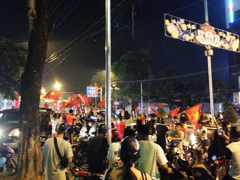 Người dân Thái Nguyên mừng chiến thắng lịch sử của đội tuyển Olympic Việt Nam nguoi dan thai nguyen mung chien thang lich su cua doi tuyen olympic viet nam