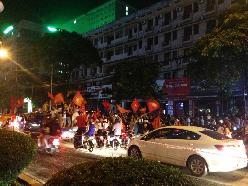 Người dân Thái Nguyên mừng chiến thắng lịch sử của đội tuyển Olympic Việt Nam nguoi dan thai nguyen mung chien thang lich su cua doi tuyen olympic viet nam