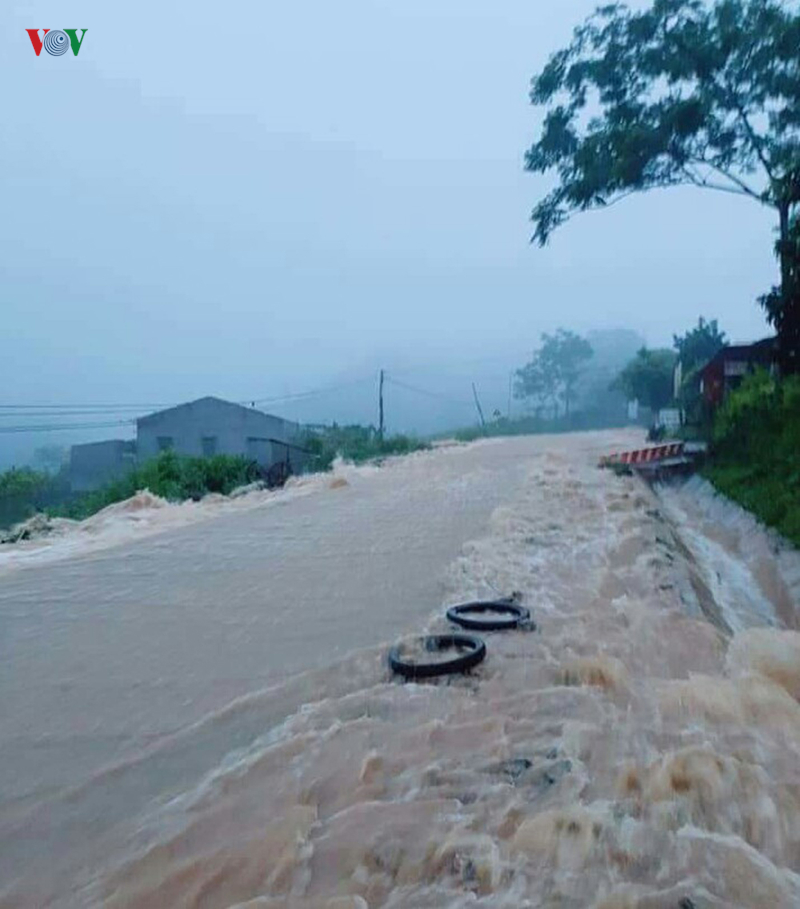 nguoi dan moc chau van ho son la thuc trang dem chay lu