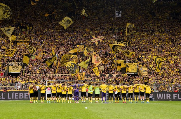 borussia dortmund thang huy diet trong ngay ra quan