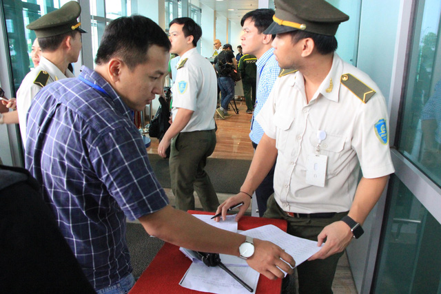 olympic viet nam ve toi noi bai hang ngan nguoi don ben ngoai