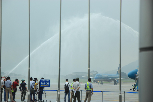 olympic viet nam ve toi noi bai hang ngan nguoi don ben ngoai