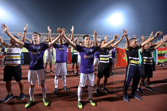 v league 2018 ha man som va su ap dao cua clb ha noi