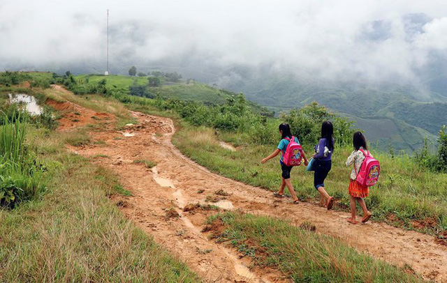 vu hoc sinh chui tui nilon bo gtvt de nghi khan truong xay cau dan sinh