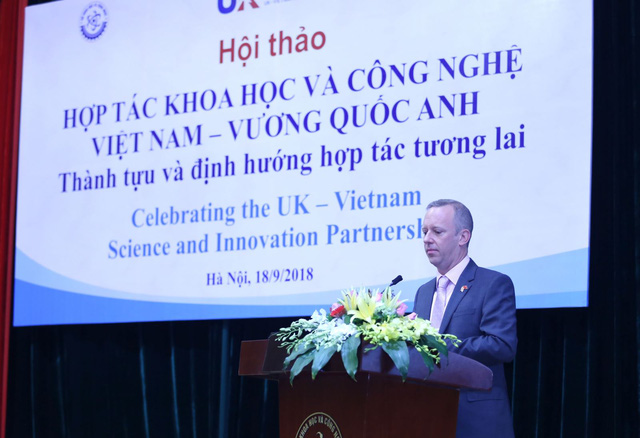 hai tien si viet duoc vuong quoc anh ghi nhan vi dong gop khoa hoc