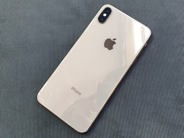 gia iphone xs max lien tuc nhay mua giam manh theo tung gio