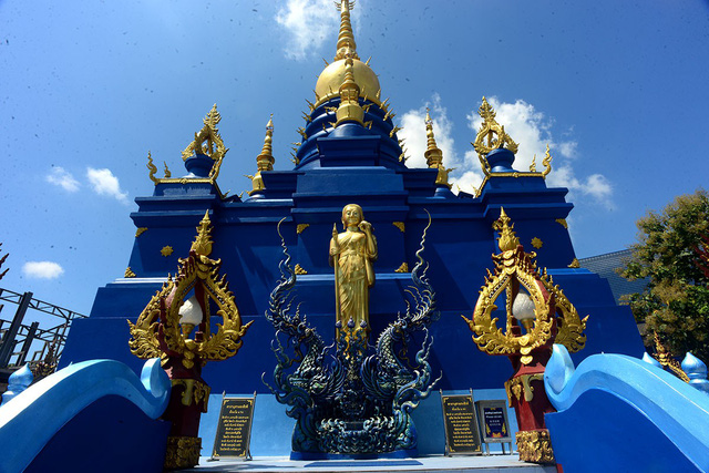 Mê mẩn trước ngôi đền xanh biếc, trăm năm tuổi me man truoc ngoi den xanh biec tram nam tuoi