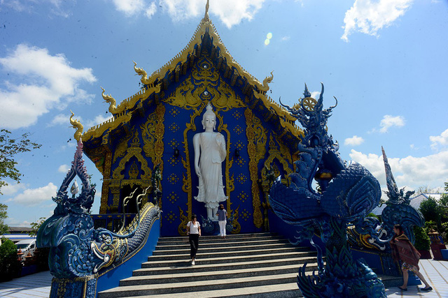 Mê mẩn trước ngôi đền xanh biếc, trăm năm tuổi me man truoc ngoi den xanh biec tram nam tuoi