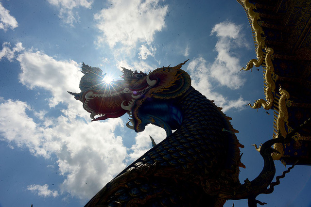 Mê mẩn trước ngôi đền xanh biếc, trăm năm tuổi me man truoc ngoi den xanh biec tram nam tuoi