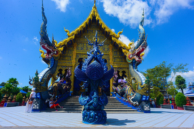 Mê mẩn trước ngôi đền xanh biếc, trăm năm tuổi me man truoc ngoi den xanh biec tram nam tuoi