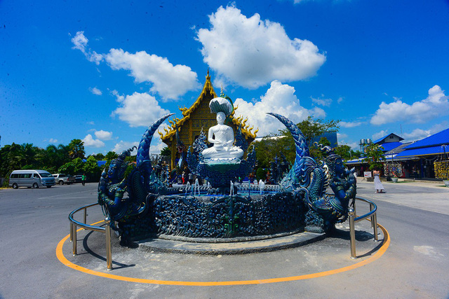 Mê mẩn trước ngôi đền xanh biếc, trăm năm tuổi me man truoc ngoi den xanh biec tram nam tuoi