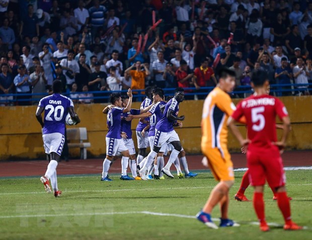 ha noi fc danh roi chien thang day dang tiec truoc april 25