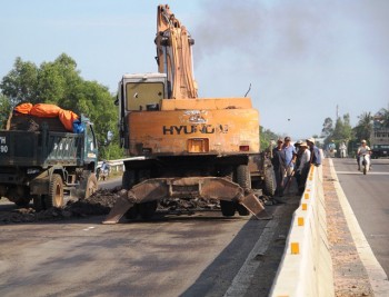 Gia tăng tai nạn trên Quốc lộ 1A vì đường hư hỏng liên tục