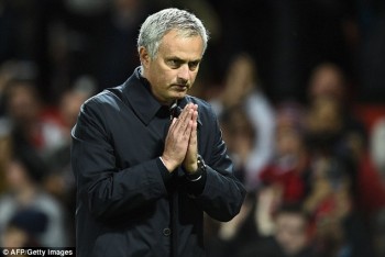 MU chìm trong thất vọng: Giờ thì ai phản bội Mourinho?