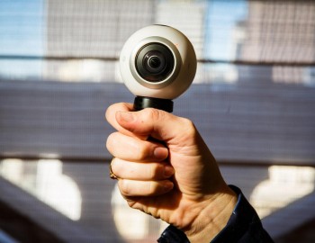 Trào lưu ảnh, video 360 độ: Gear 360 nhập cuộc ấn tượng