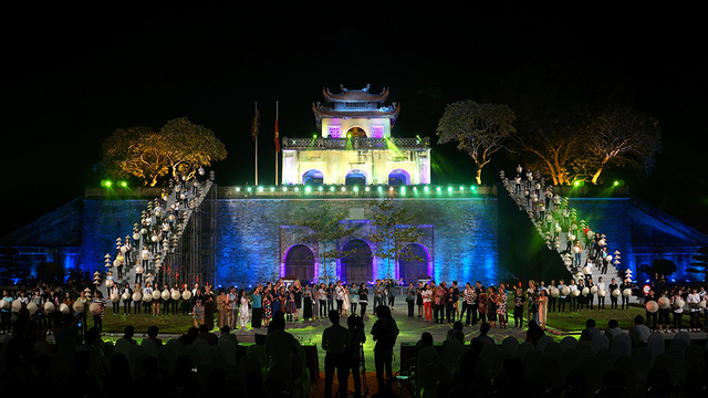 he lo nhung ky luc kho tin cua festival ao dai ha noi 2016