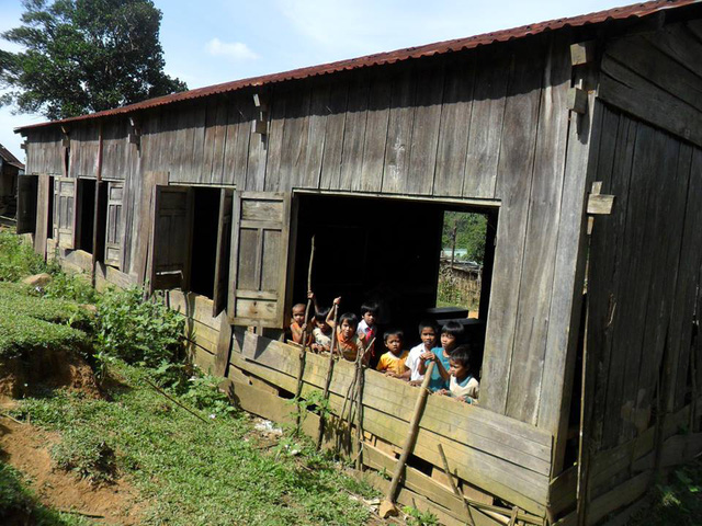 Dân góp gạo xây dựng mô hình trường “bán trú dân nuôi” dan gop gao xay dung mo hinh truong ban tru dan nuoi