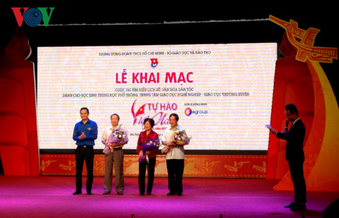 khai mac cuoc thi tim hieu lich su van hoa dan toc tu hao viet nam