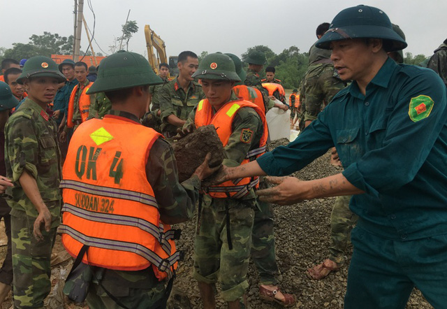 lu khoan thung de hang nghin ho dan bi de doa