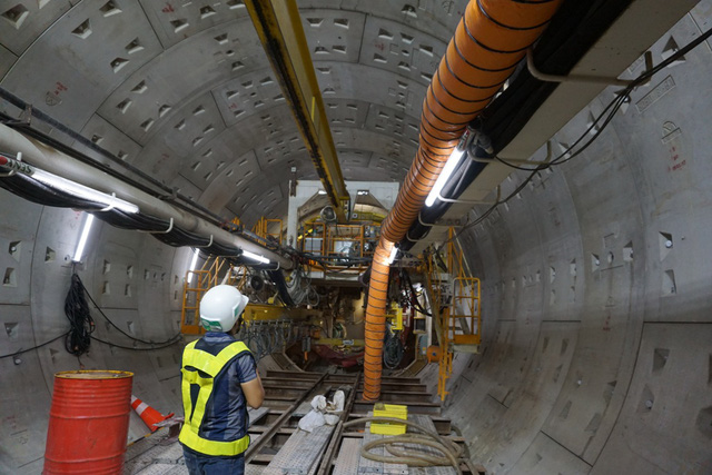 “Quái vật” 300 tấn khoan xong đoạn hầm đầu tiên tuyến metro TPHCM quai vat 300 tan khoan xong doan ham dau tien tuyen metro tphcm