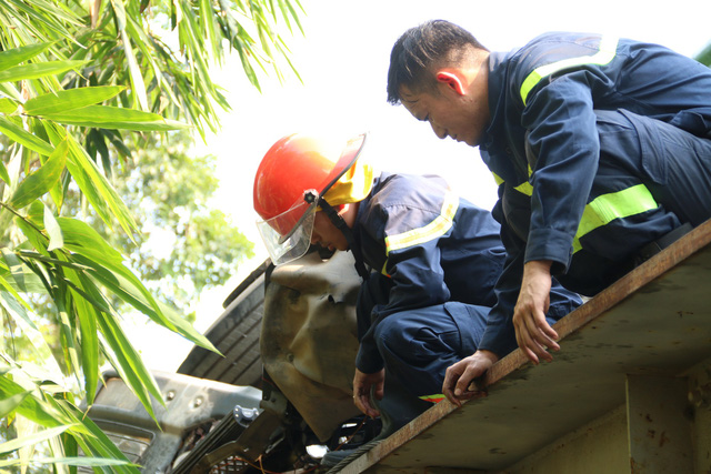 ha noi tau hoa dam xe tai 5 nguoi bi thuong