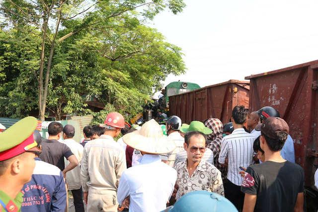 ha noi tau hoa dam xe tai 5 nguoi bi thuong