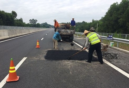 Xem xét dừng thu phí cao tốc Đà Nẵng-Quảng Ngãi đang bị hư hỏng