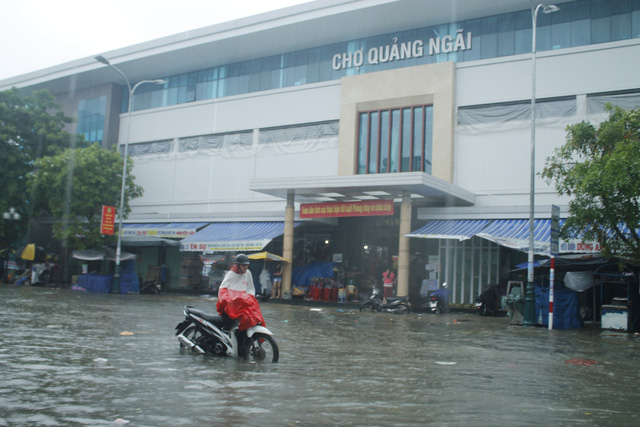 quang ngai lu len nhanh 2 nguoi chet va mat tich