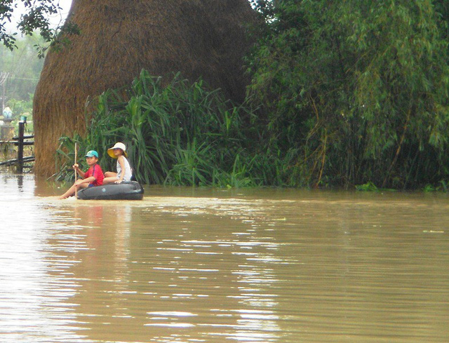 mua lu lai gay chia cat nhieu noi o binh dinh