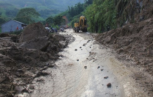 lao cai de xuat di doi gan 200 ho dan ra khoi vung thien tai