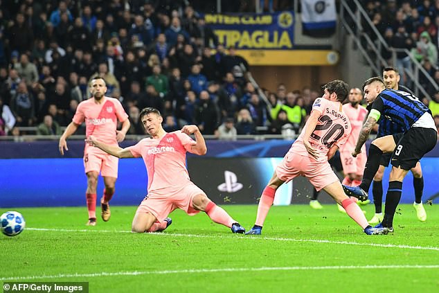 barcelona danh roi chien thang truoc inter tai meazza