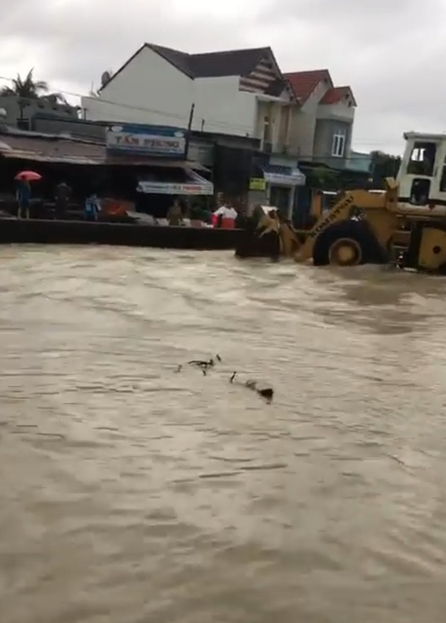 mua lu kinh hoang it nhat 4 nguoi chet o nha trang